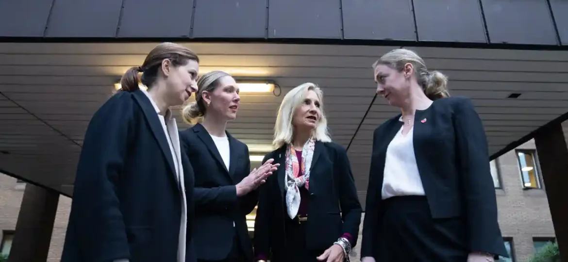 Lisa-Osofsky-second-right-the-SFO-director-with-Sara-Chouraqui-Victoria-Jacobson-and-Elizabeth-Collery_Glencore-case